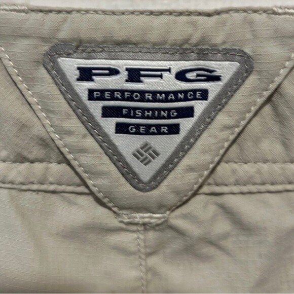 Women’s Columbia PFG tan nylon capri’s size 8 - Picture 6 of 10